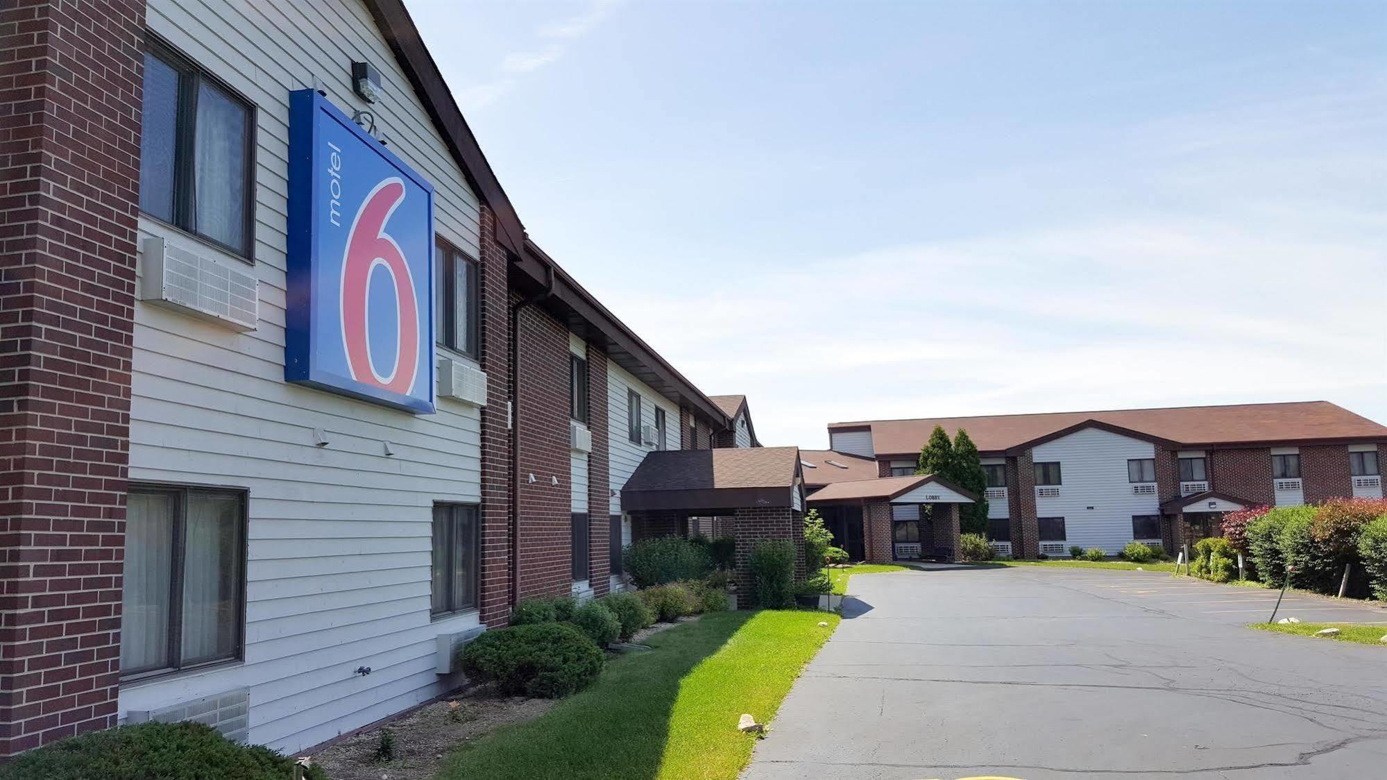 Motel 6-Saukville, Wi Exterior photo